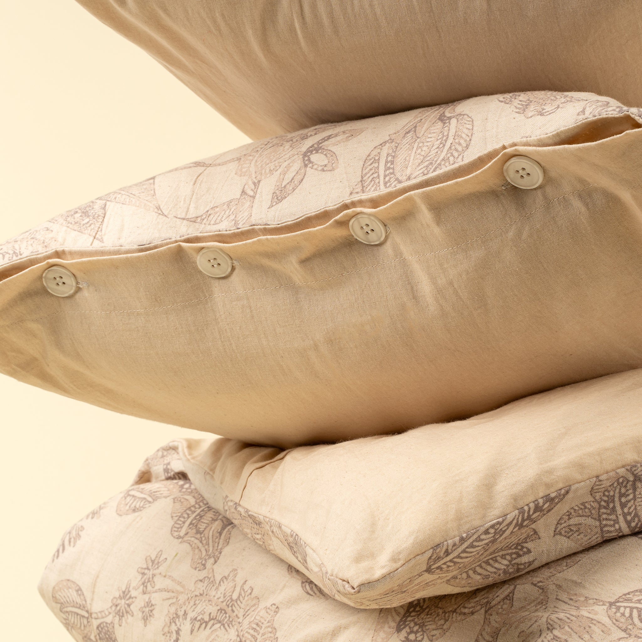 Meadowlark King Duvet Set, Brown