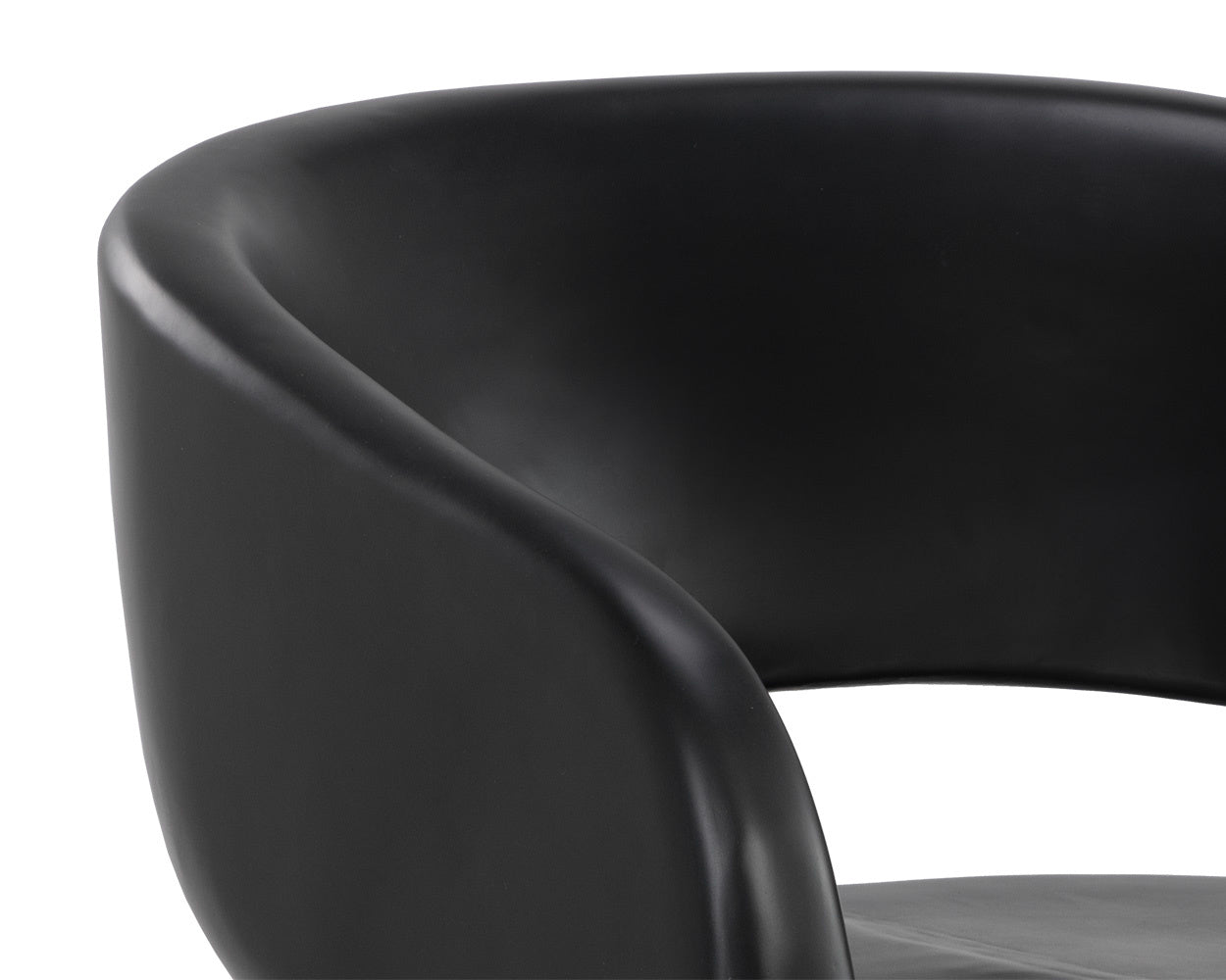 Cura Lounge Chair