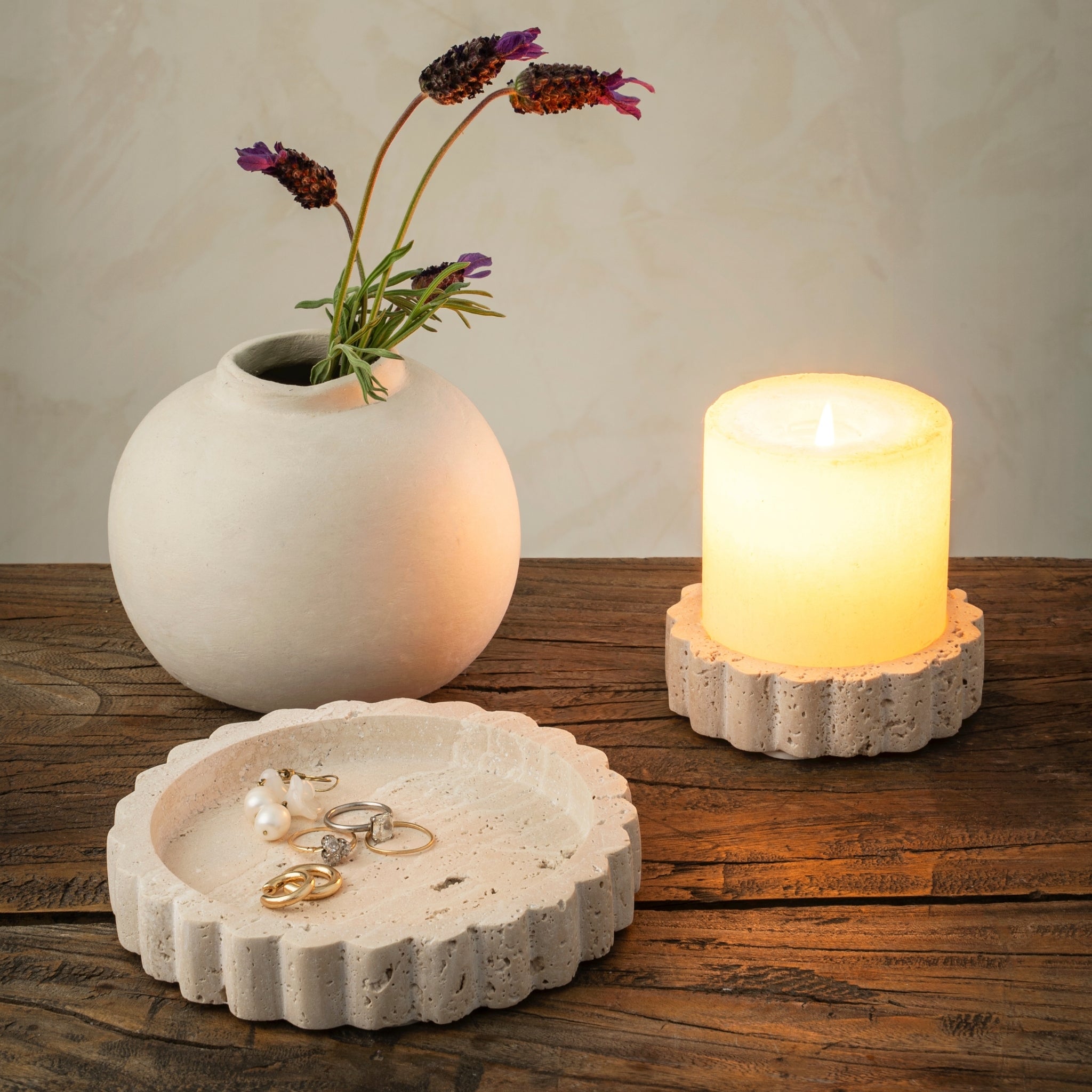 Travertine Scalloped Plate S