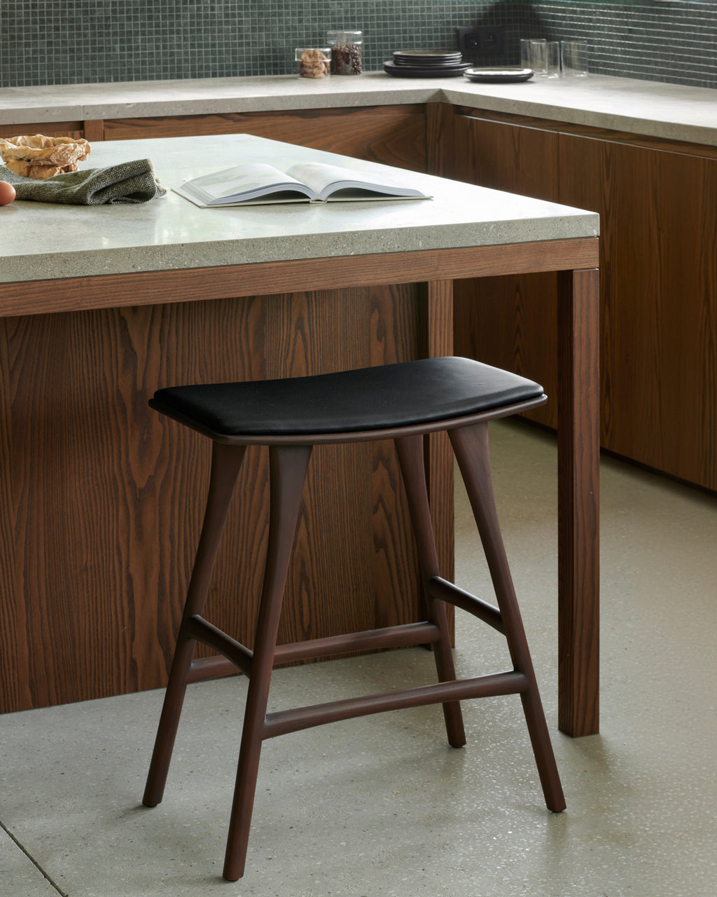 Osso Counter Stool | Varnished Teak | Brown | Black Leather