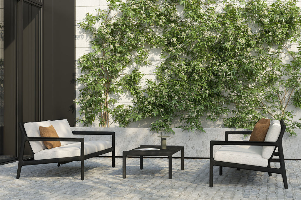 Jack Outdoor Coffee Table | Varnished Teak | Black | Rectangular | 47" X 26"