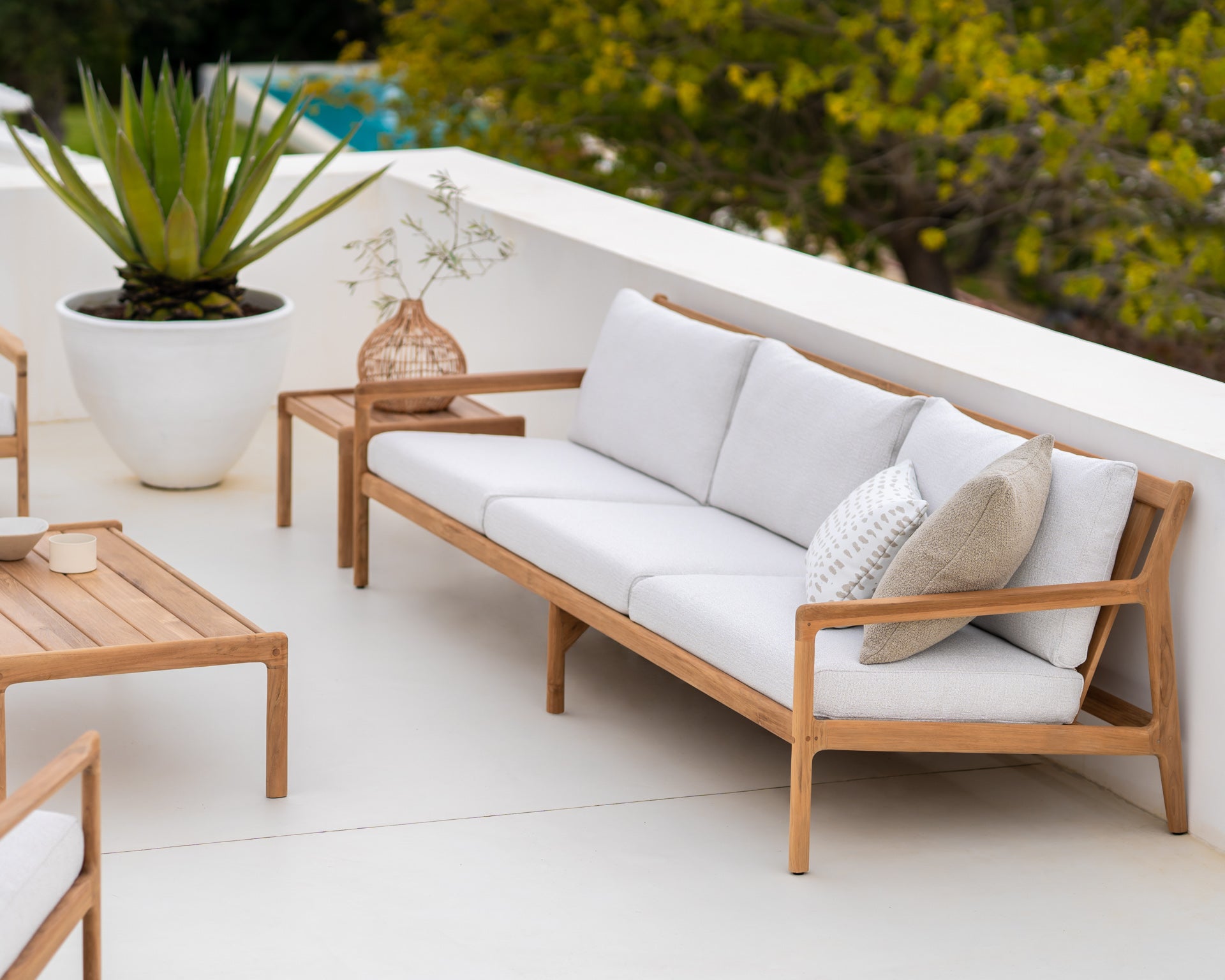 Jack Outdoor Sofa | Teak | Off White Fabric | 3+ Seater