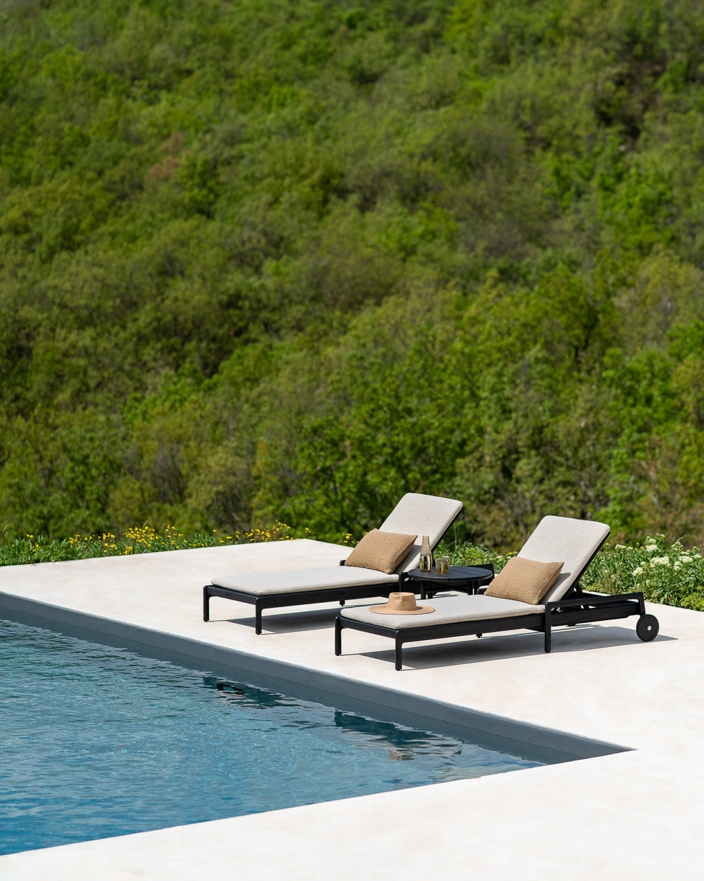 Jack Outdoor Adjustable Lounger Frame | Varnished Teak | Black