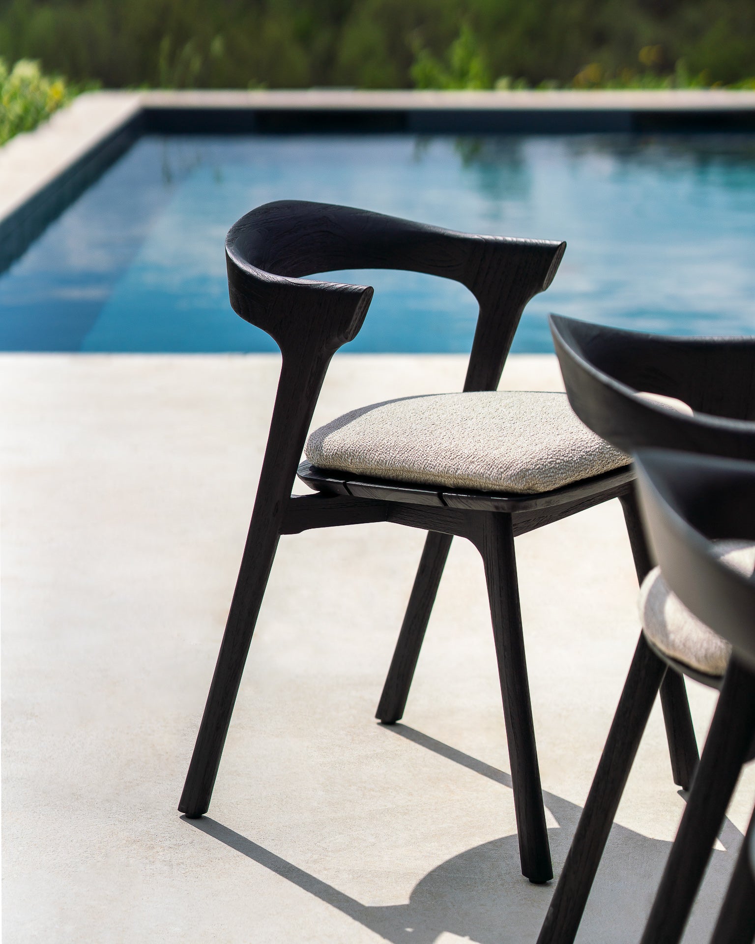 Bok Outdoor Dining Chair | Varnished Teak | Black | Natural Fabric