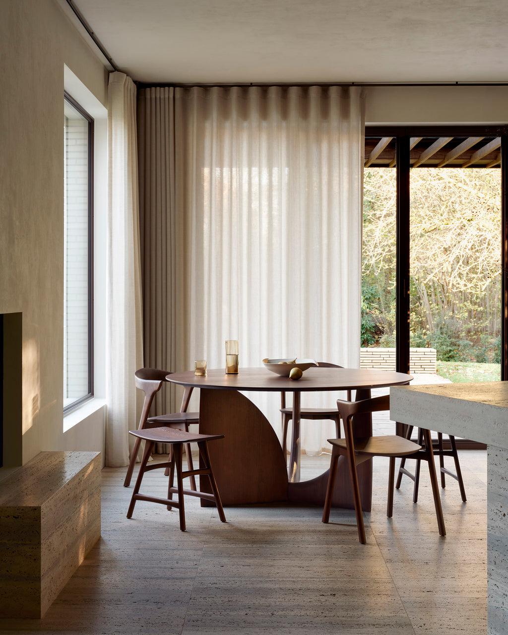 Geometric Dining Table | Varnished Teak | Brown | Round