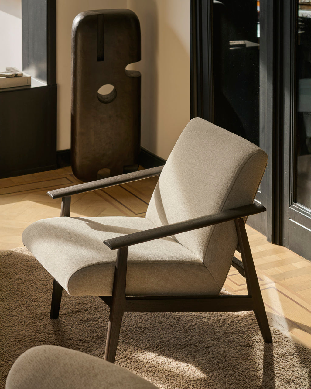 Aspekt Lounge Chair | Varnished Teak | Dark Brown | Warm Ash Eco Fabric