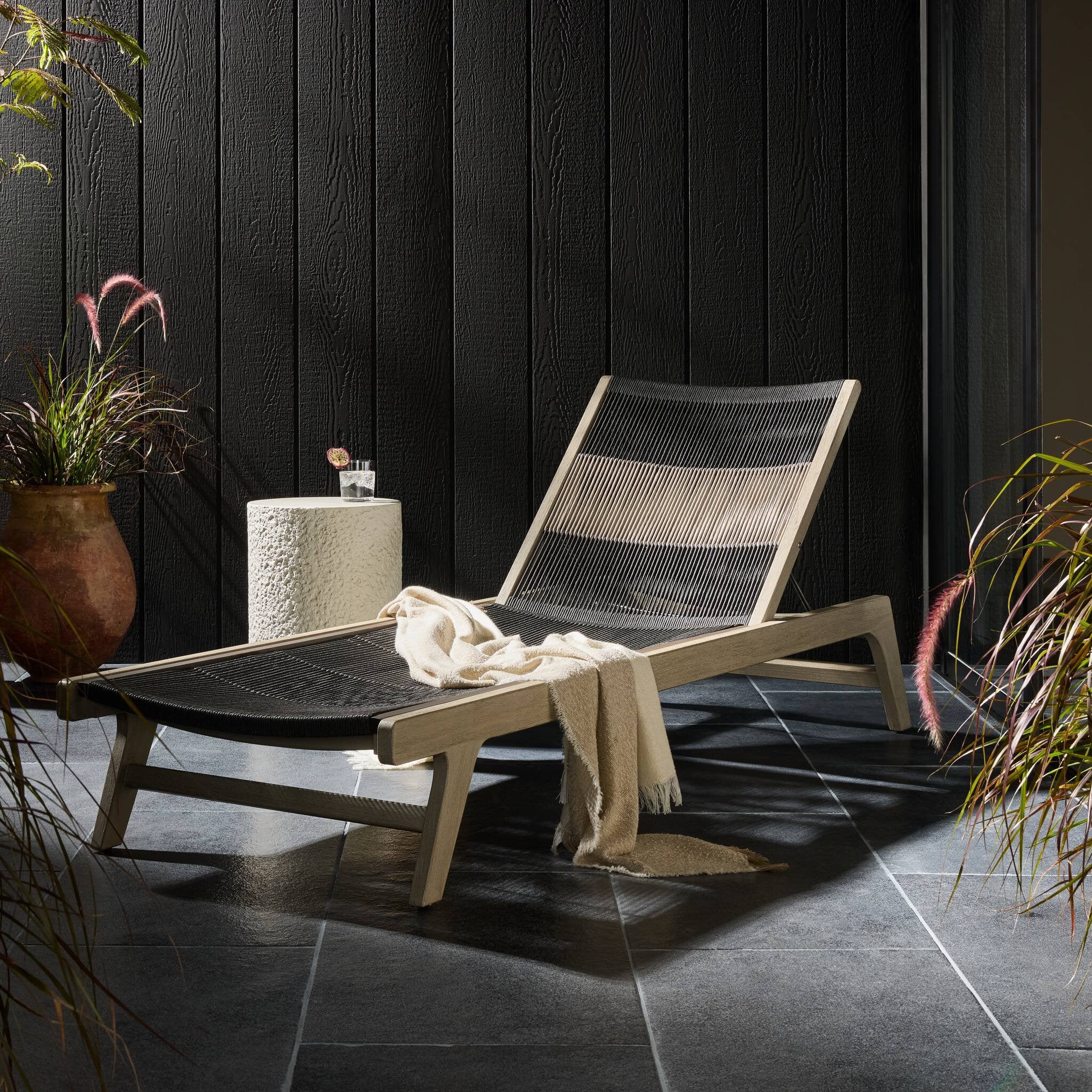 Julian Outdoor Chaise - Dark Grey Rope