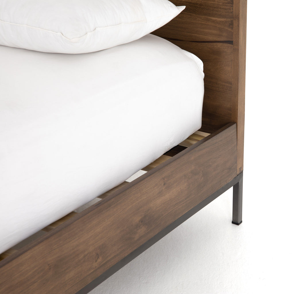 Trey Bed - Auburn Poplar | King