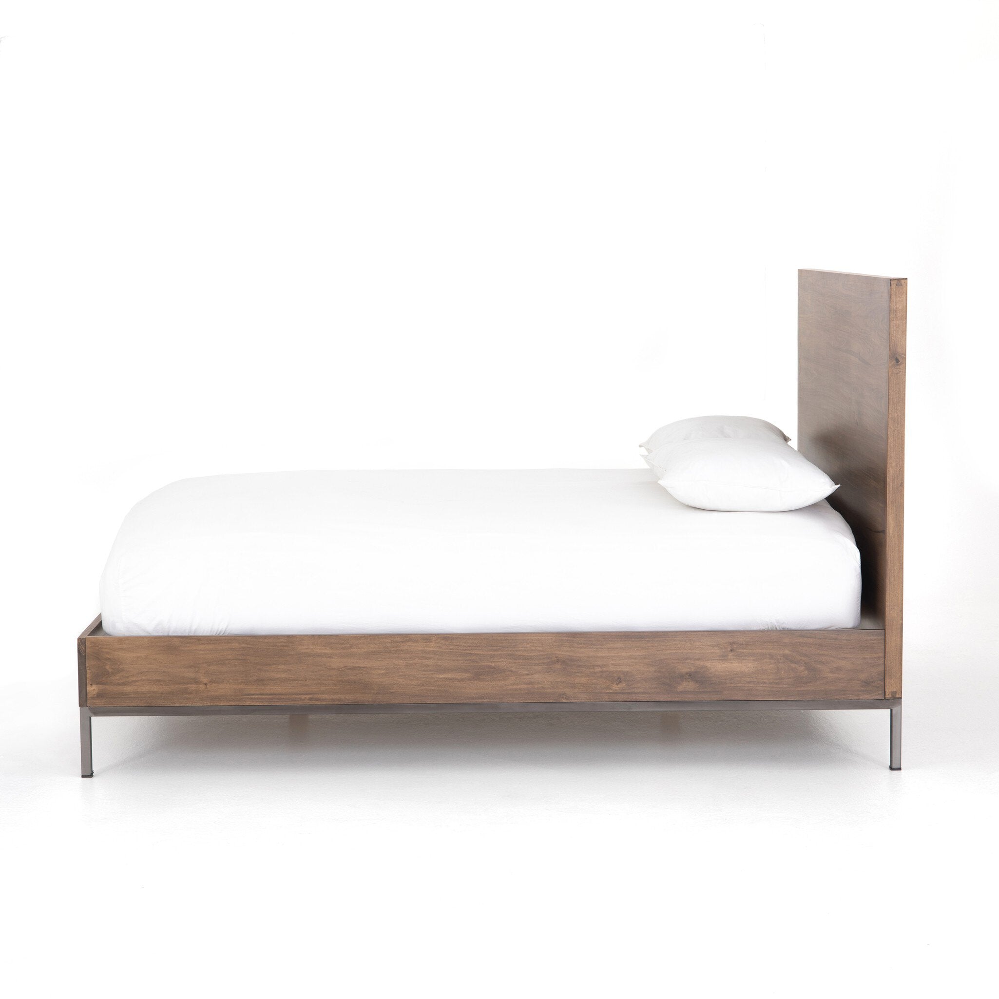 Trey Bed - Auburn Poplar | King
