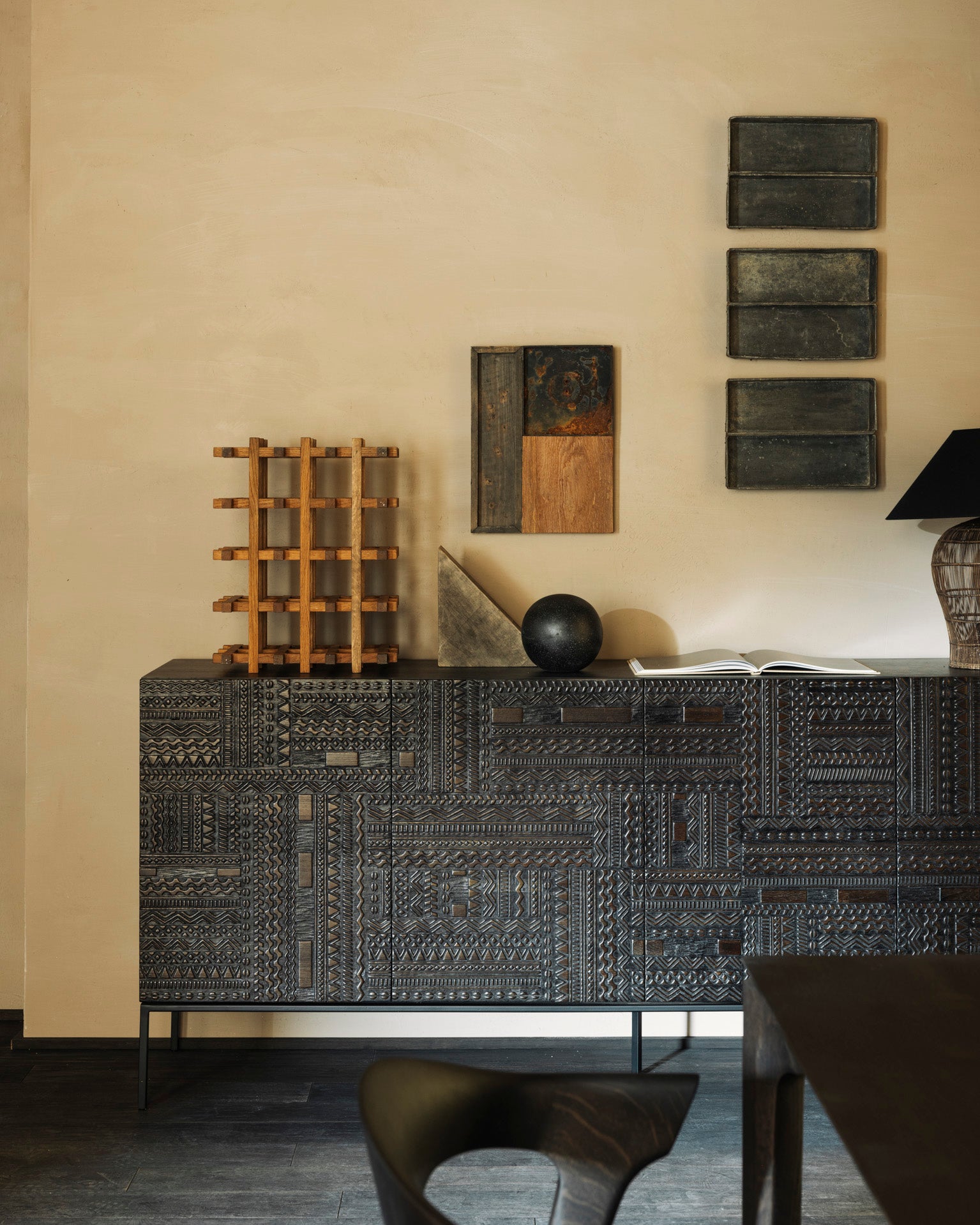 Tabwa Sideboard | Varnished Teak | Off Black | 4 Doors