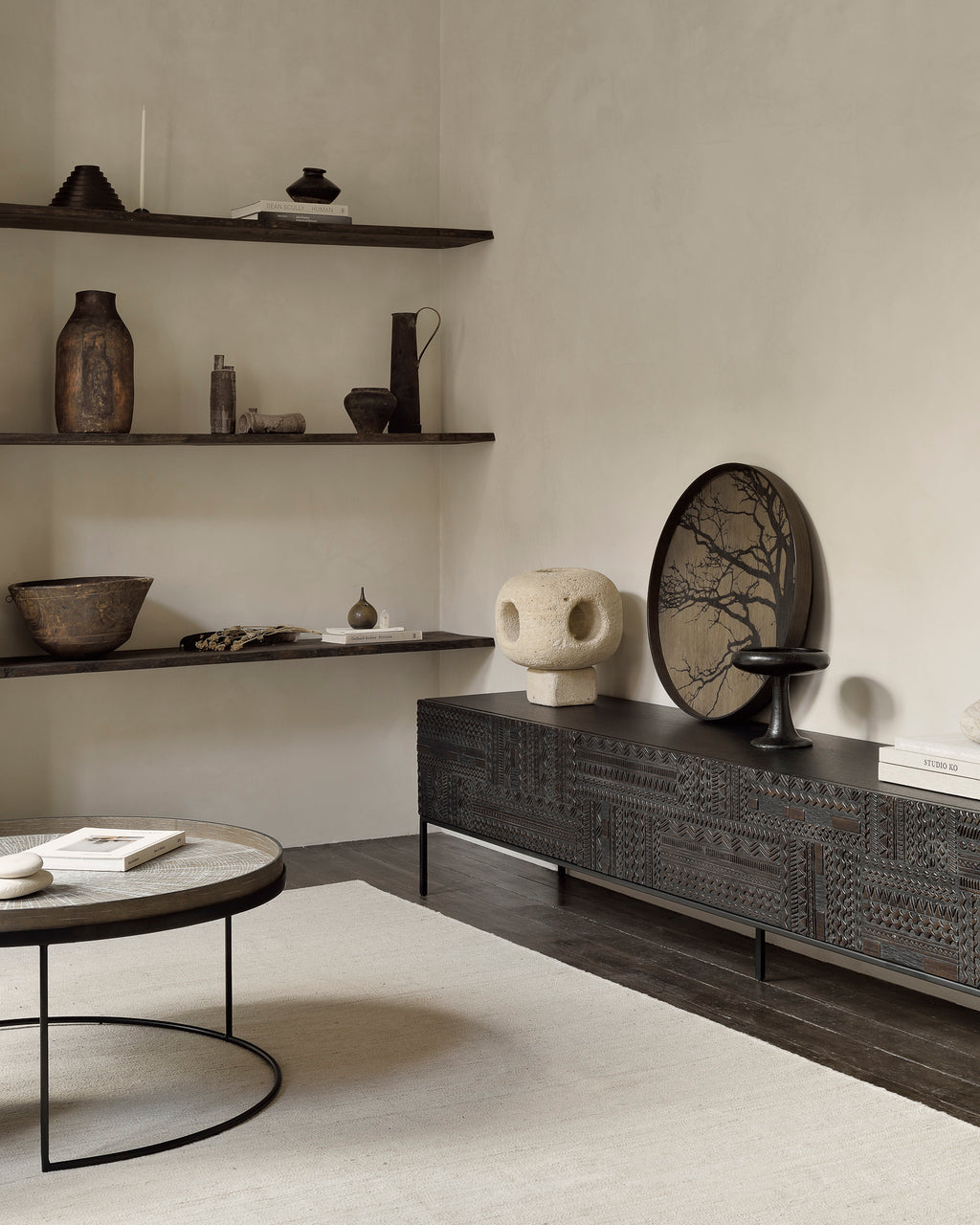 Tree Tray | Varnished Wood | Black | Round | L