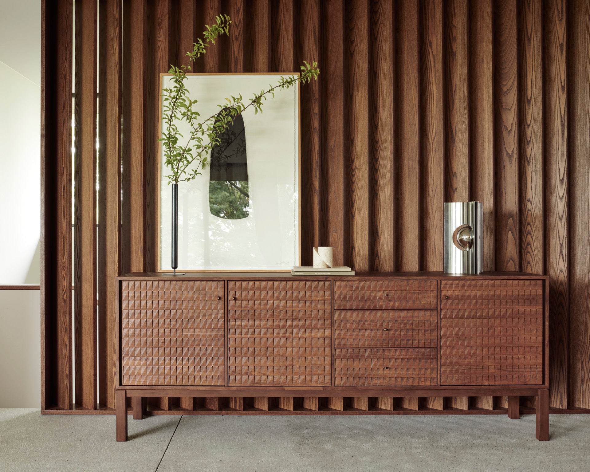 Sono Sideboard | Varnished Teak | Light Brown | 3 Doors | 3 Drawers