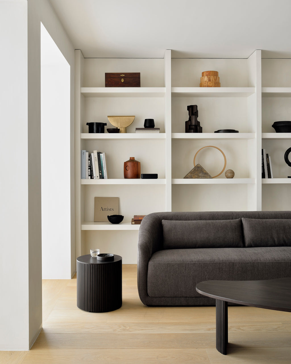 Roller Max Side Table | Varnished Mahogany | Dark Brown | Round | Removable Cover