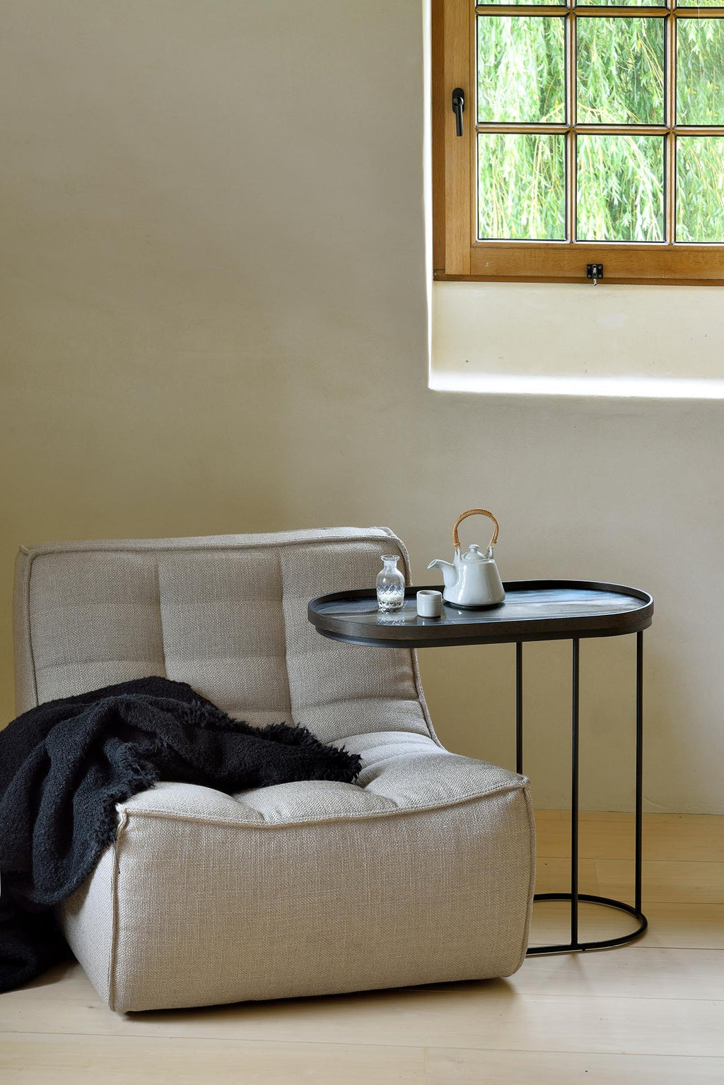 Tray Side Table | Varnished Wood | Black | Oblong | M | Tray Not Included
