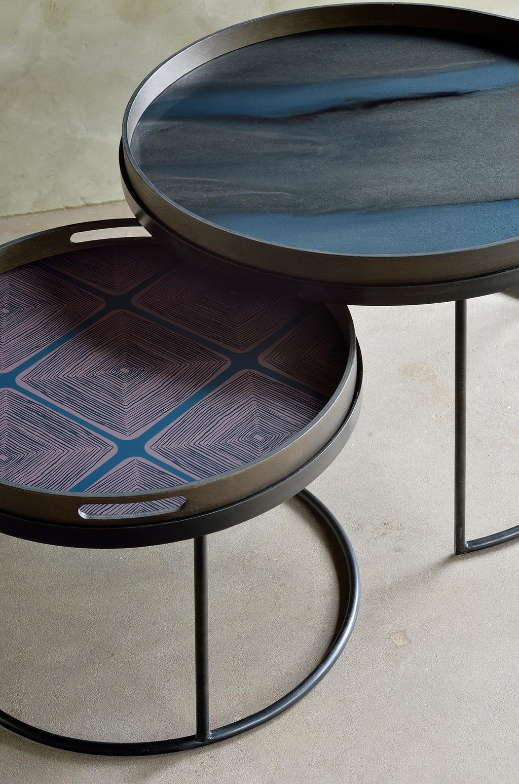 Organic Tray | Glass | Graphite | Round | L