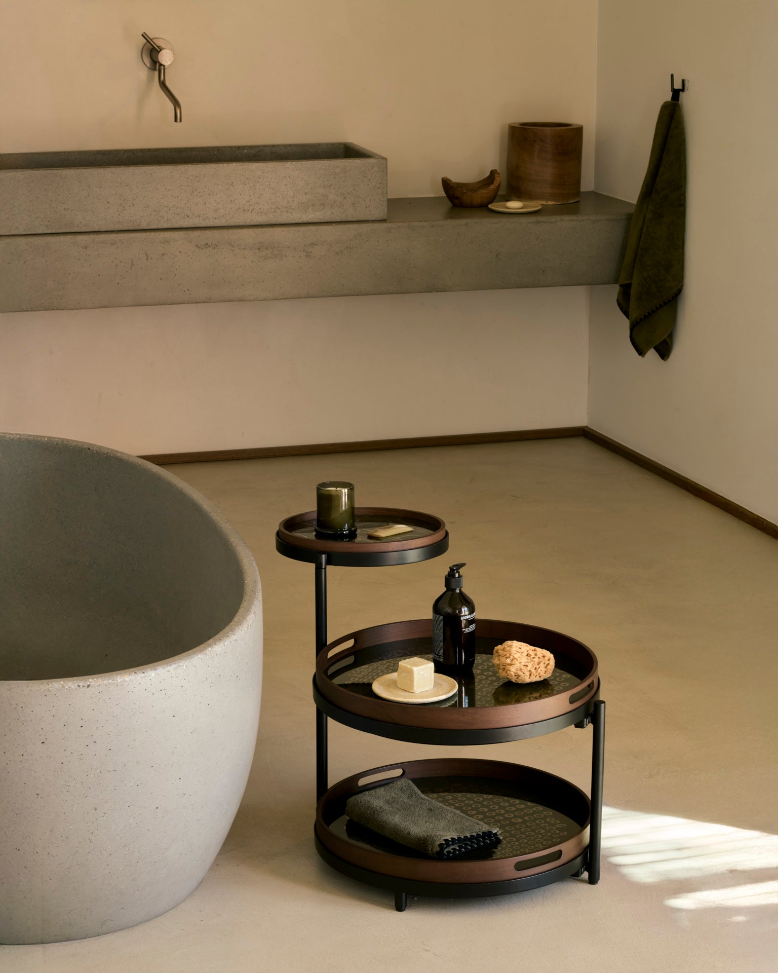 Swivel Tray Side Table | Varnished Wood | Black | Round | Xs | Tray Not Included