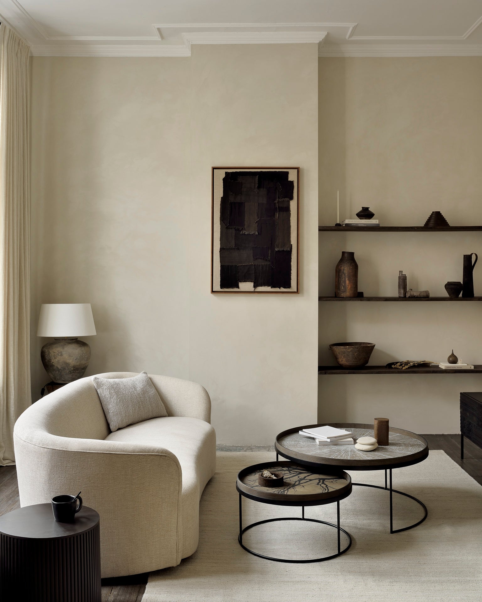 Tray Coffee Table Set | Varnished Wood | Black | Round | Xl | Trays Not Included