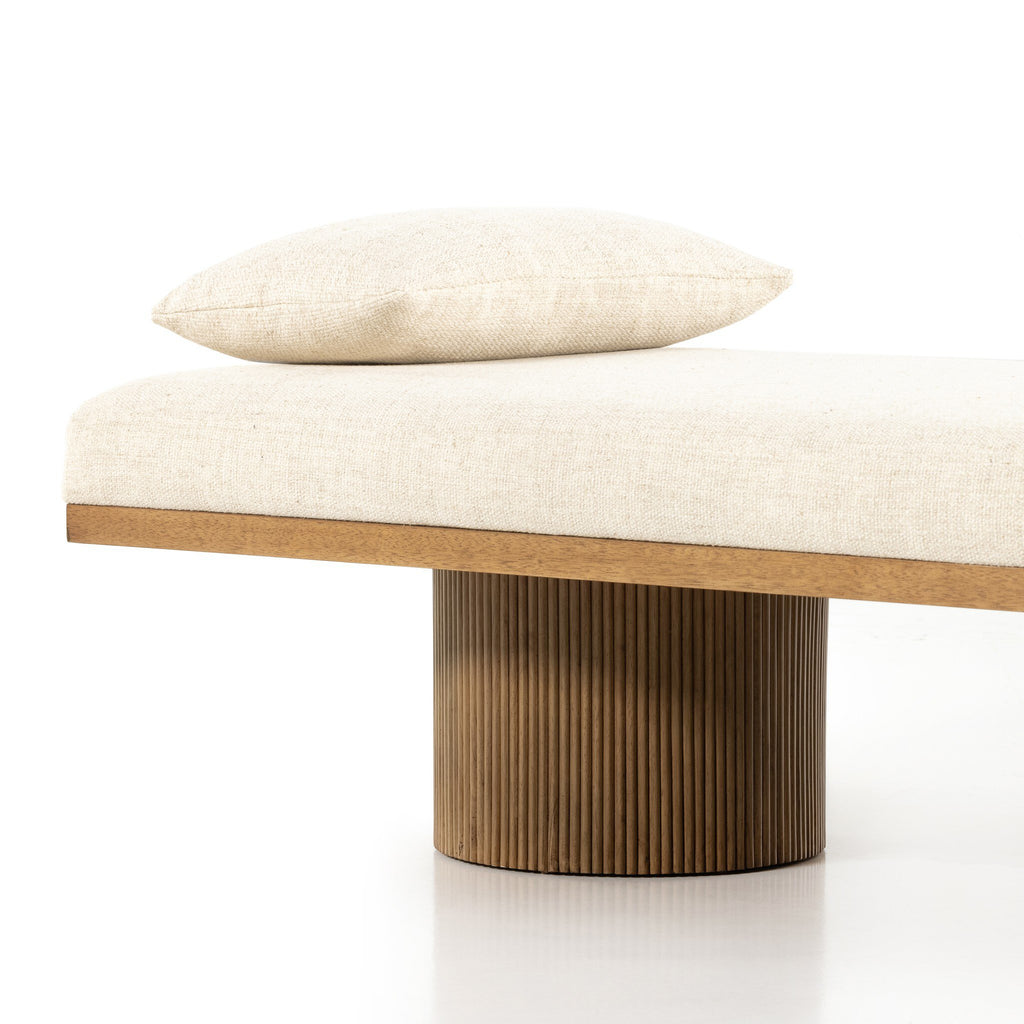 Jakobi Chaise - Thames Cream