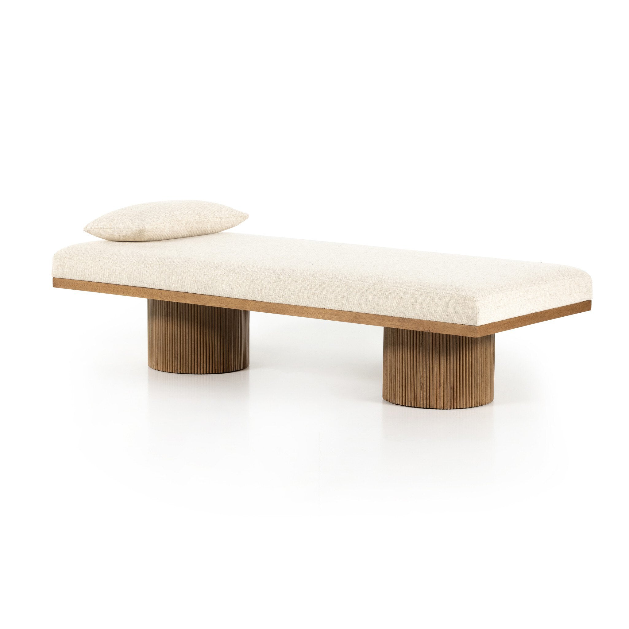 Jakobi Chaise - Thames Cream