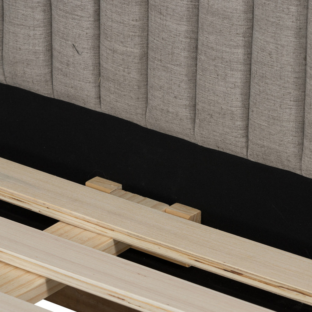 Montgomery Bed - Savile Flannel | Queen