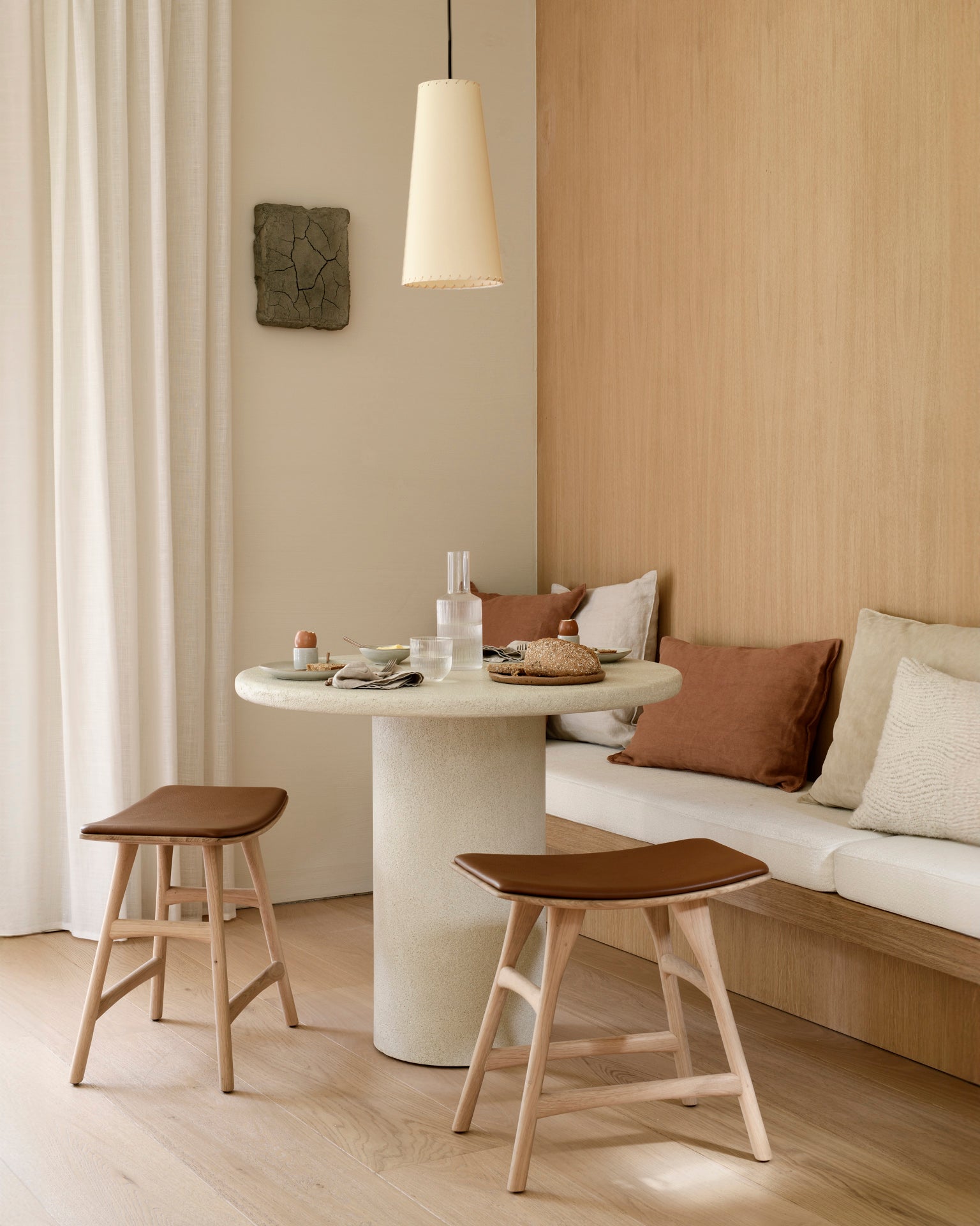 Elements Dining Table | Varnished Microcement | Off White | Round | 35" X 35"