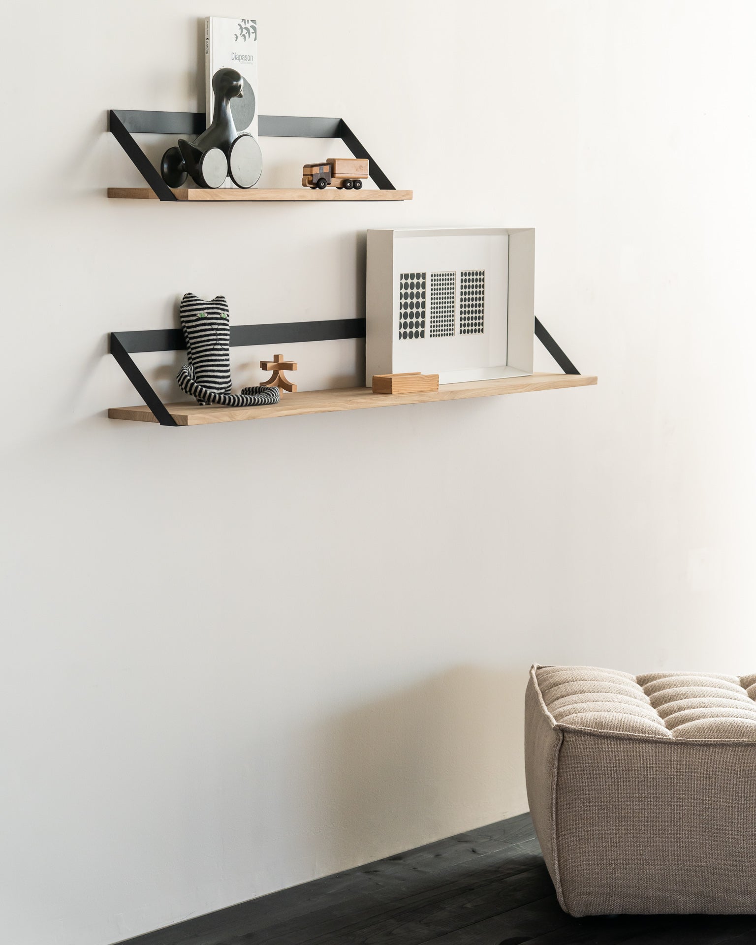 Ribbon Shelf | Oak | Black Metal