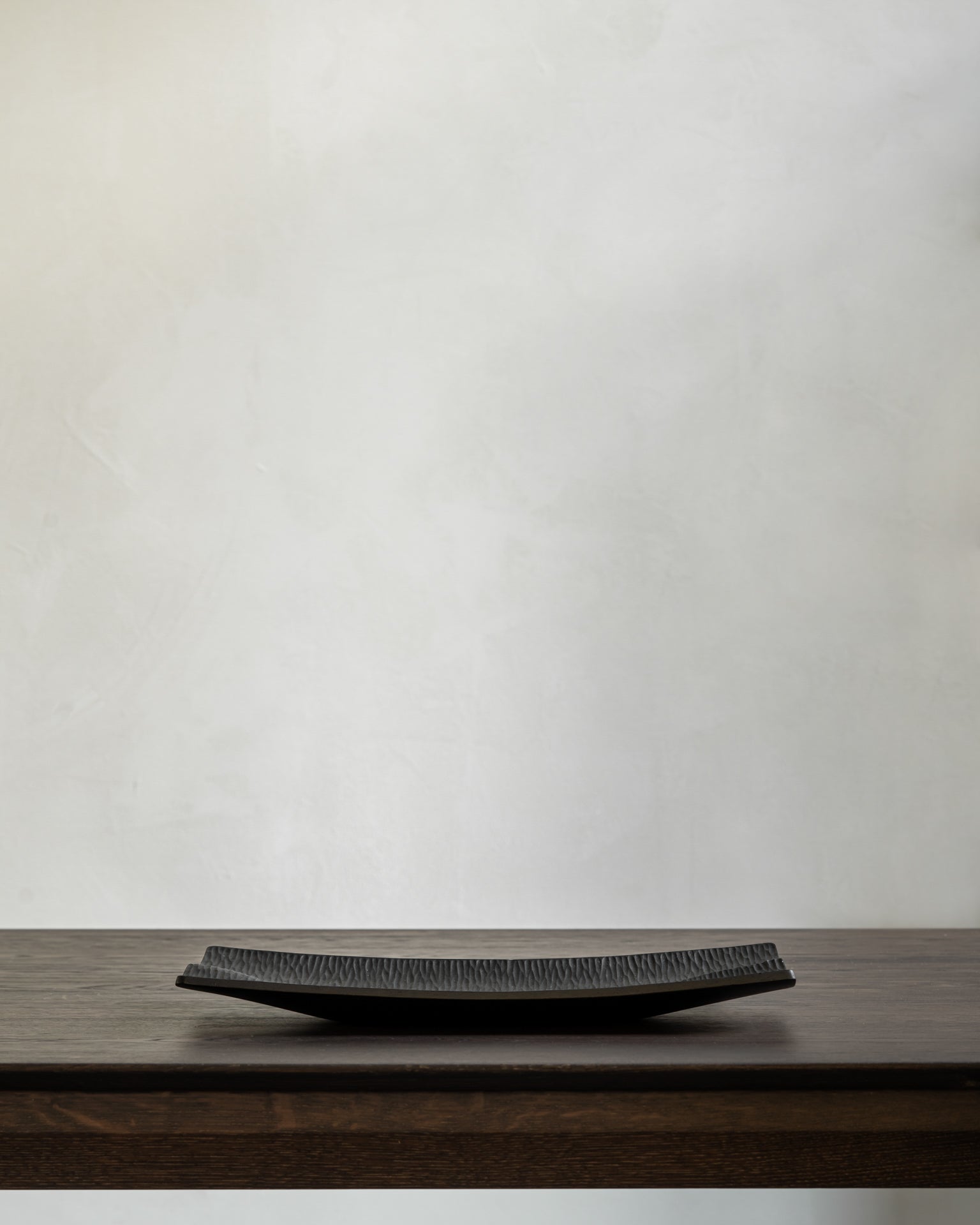 Japan Board | Varnished Mahogany | Black