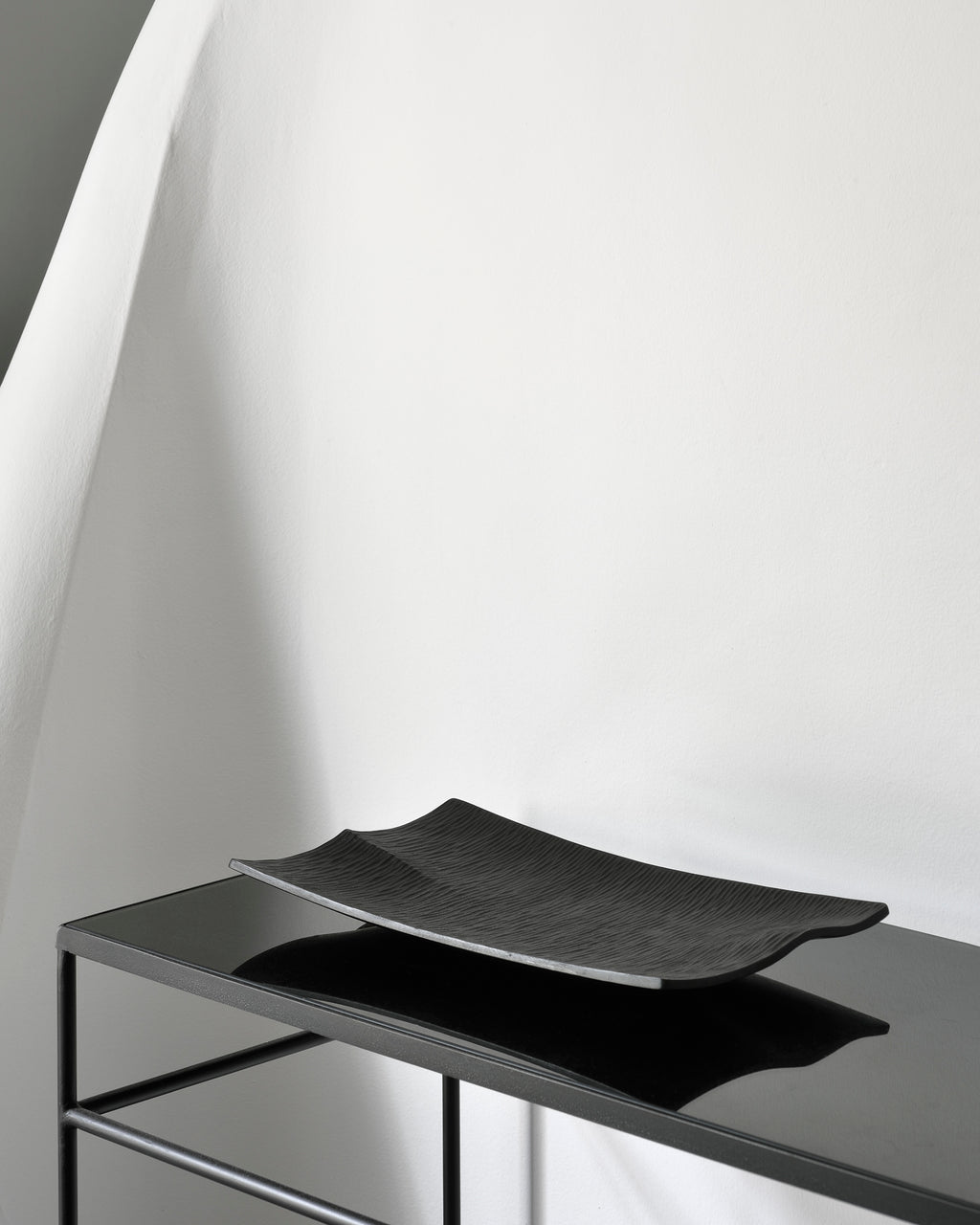Japan Board | Varnished Mahogany | Black