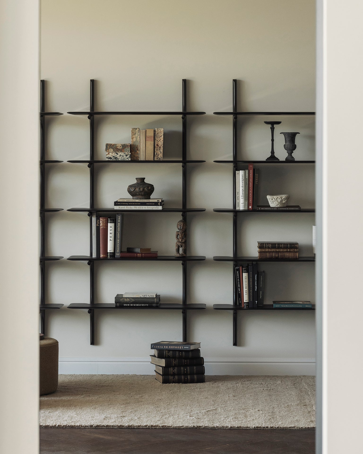 Pi Wall Shelf | Varnished Mahogany | Dark Brown | 5 Shelves