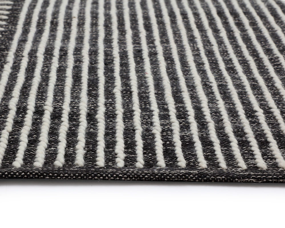 Serene Hand-Woven Rug - Black / White- 9' X 12'