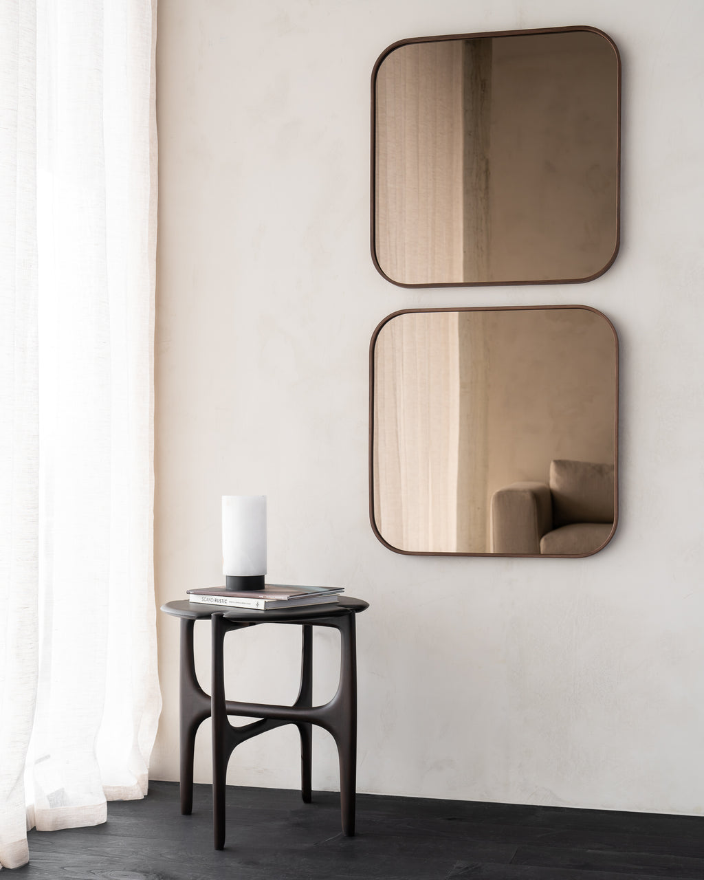 Pi Side Table | Varnished Mahogany | Dark Brown | Round