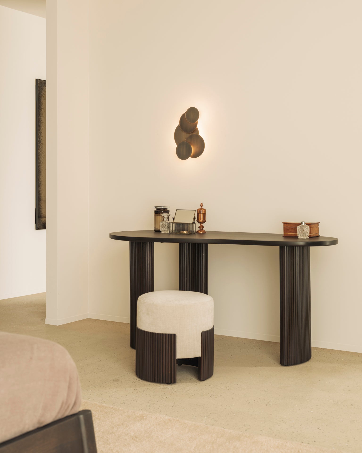 Roller Max Pouf | Varnished Mahogany | Dark Brown | Rice Fabric
