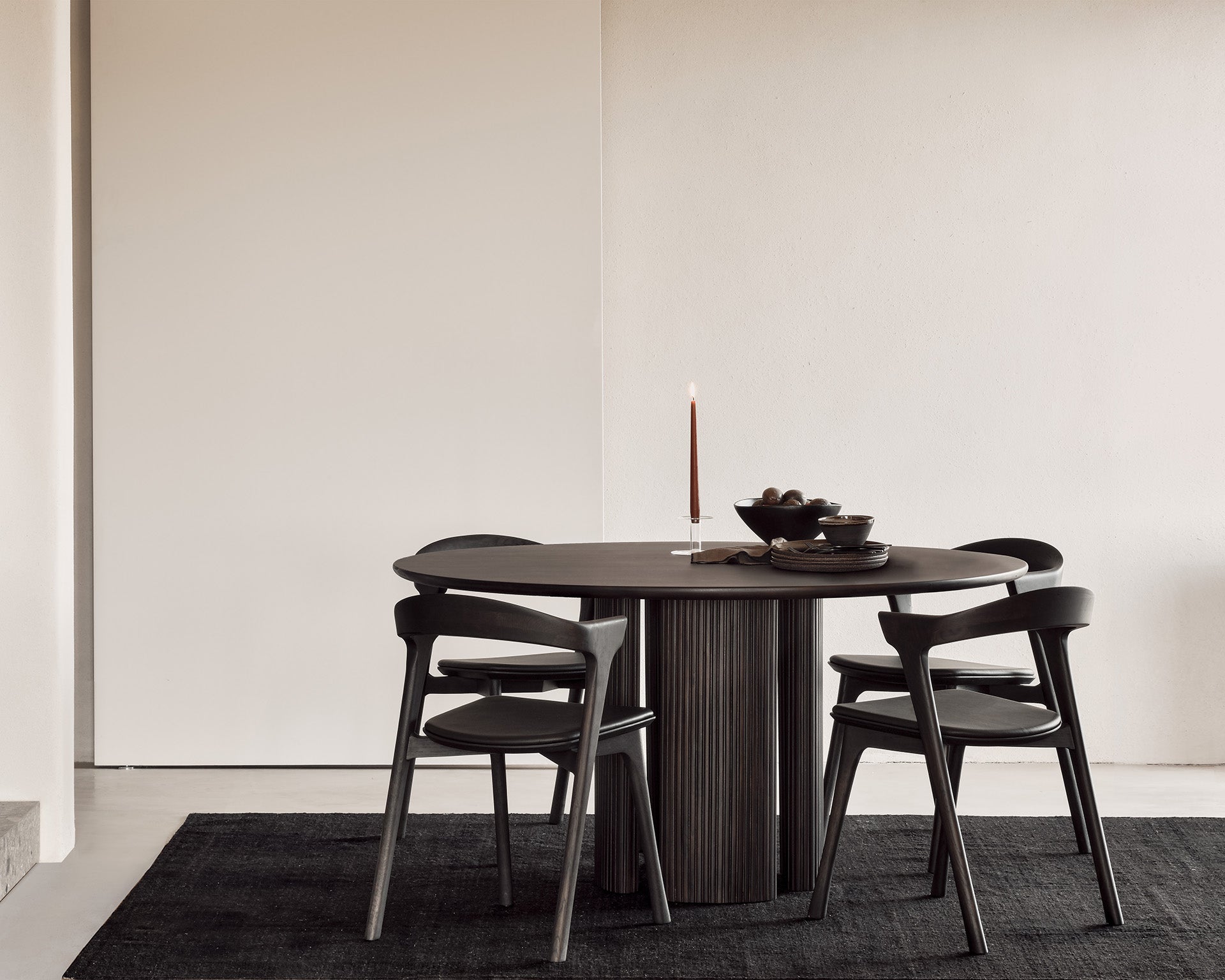 Roller Max Dining Table | Varnished Mahogany | Dark Brown | Round