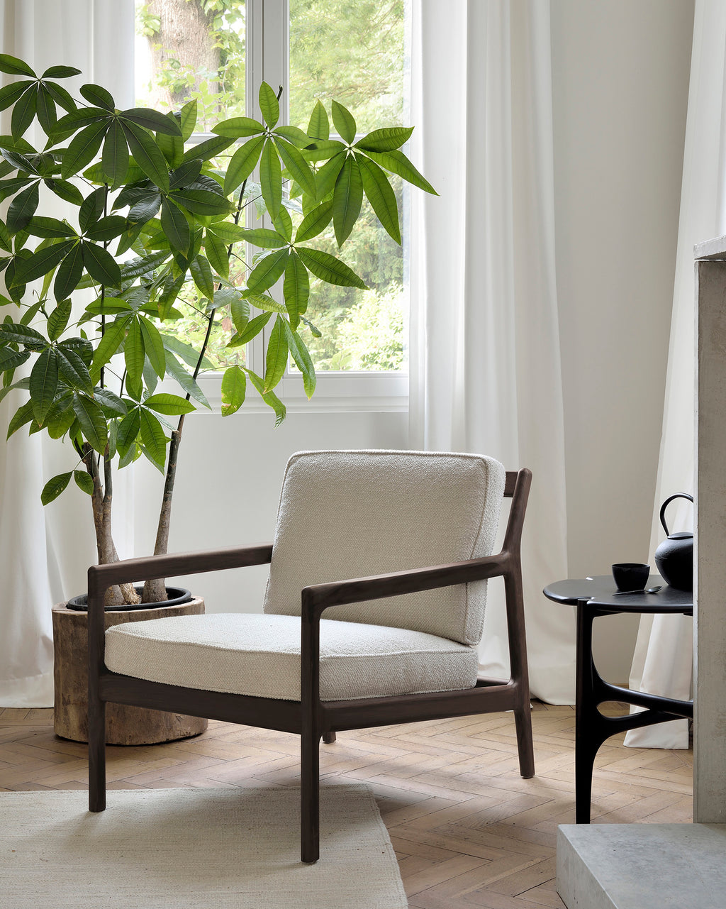 Pi Side Table | Varnished Mahogany | Dark Brown | Round