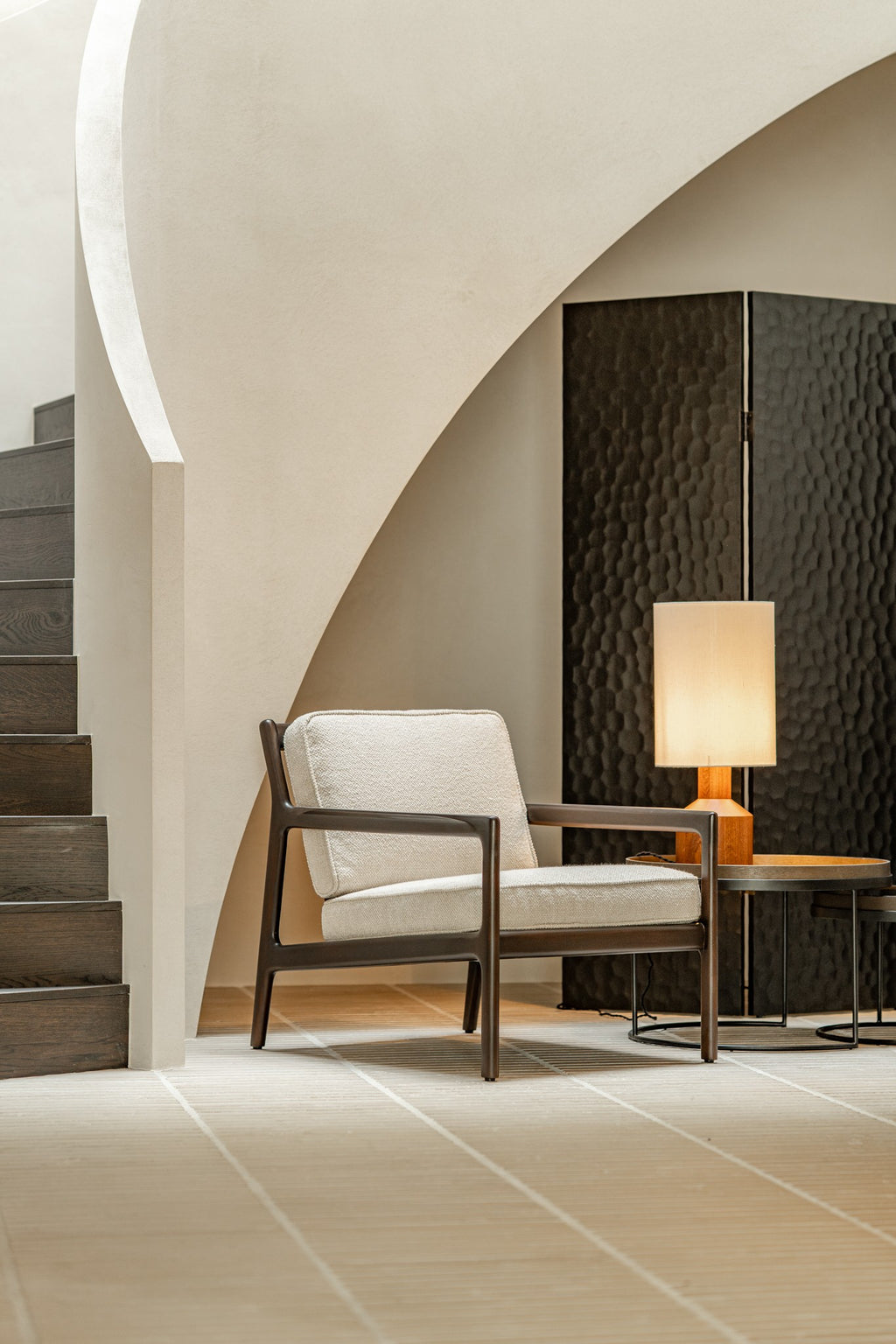 Chopped Room Divider | Varnished Mahogany | Black