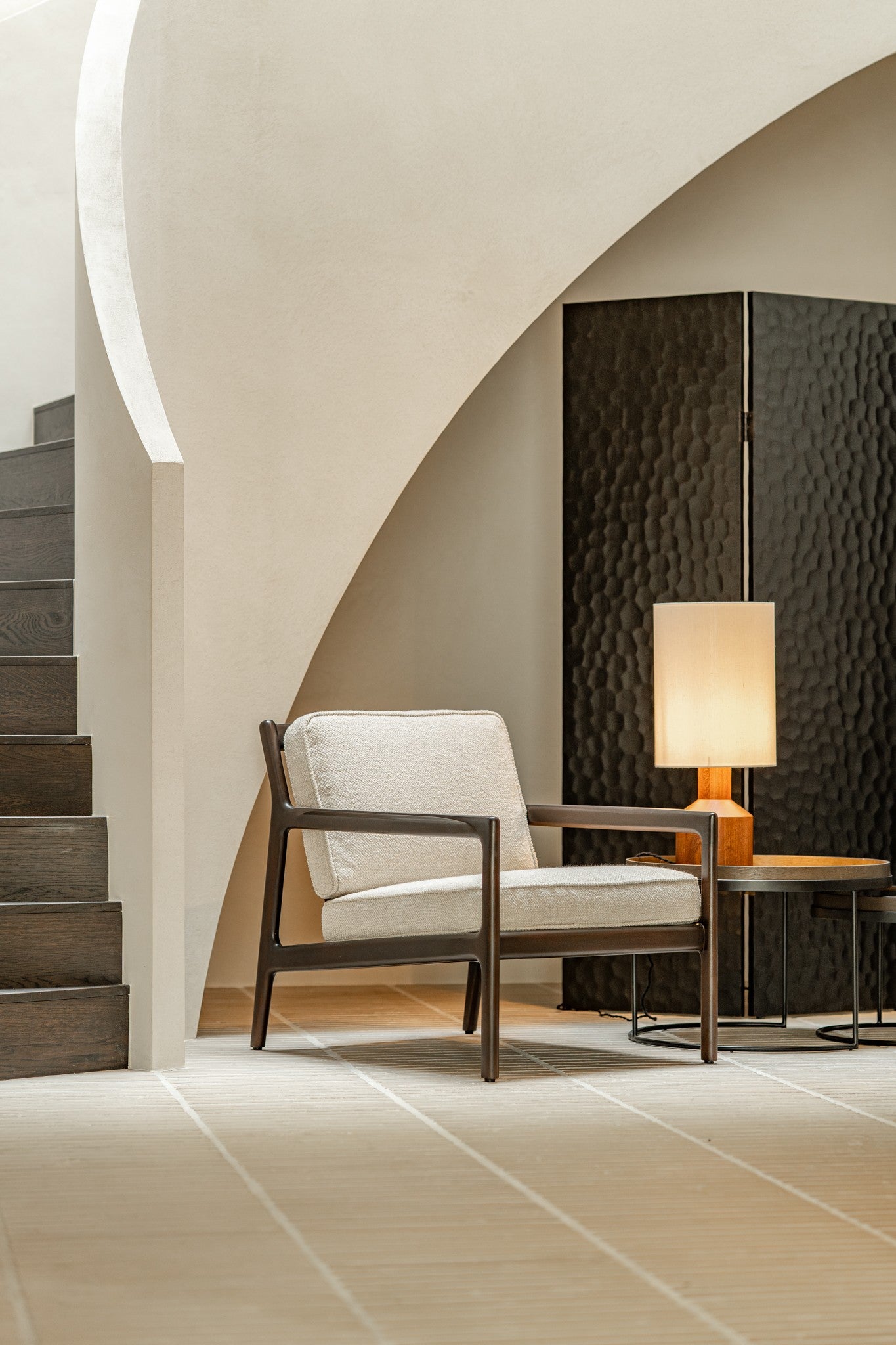 Chopped Room Divider | Varnished Mahogany | Black