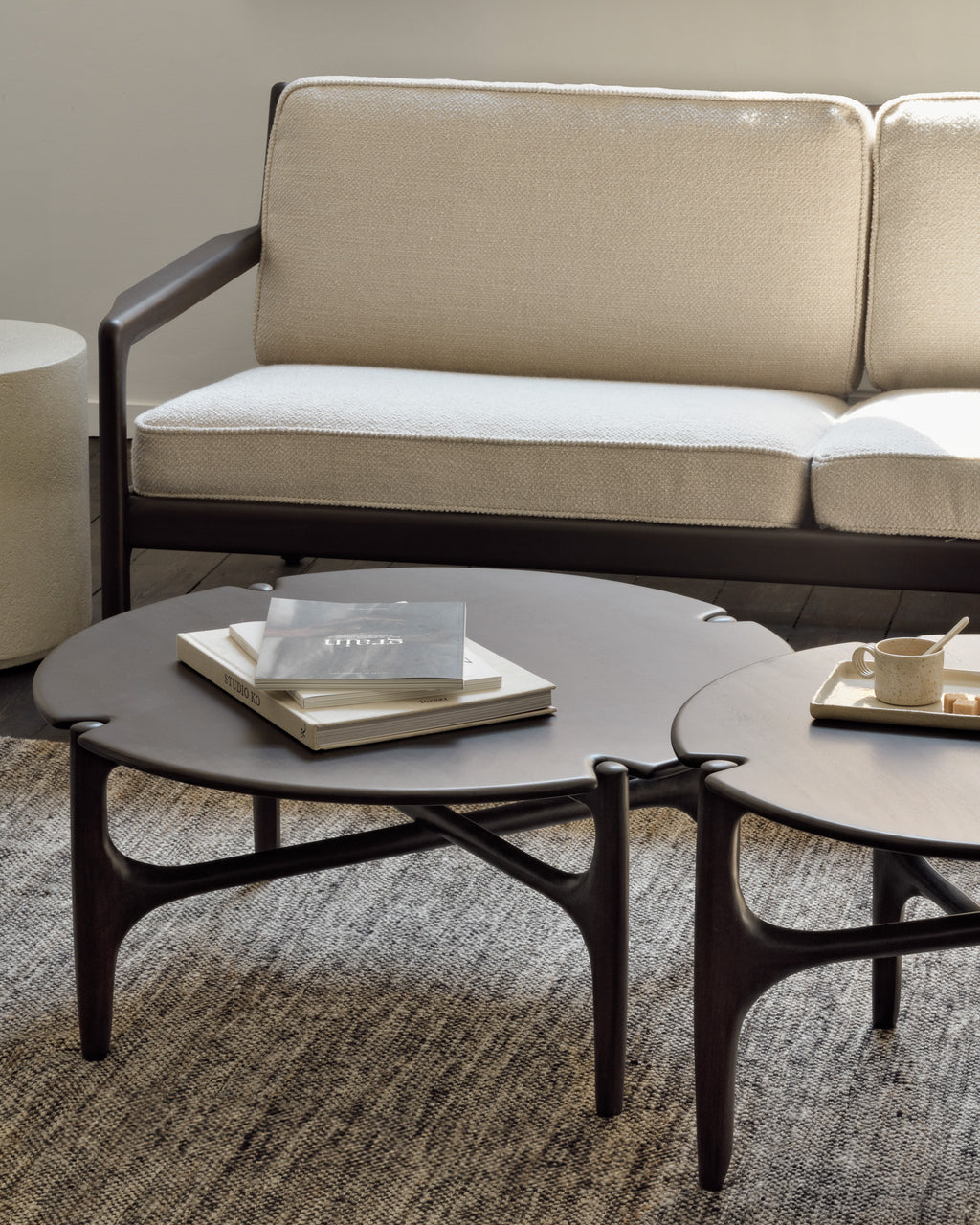 Pi Coffee Table | Varnished Mahogany | Dark Brown | Round