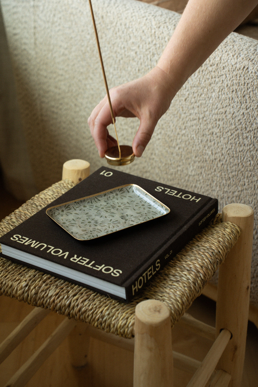 Moonflower Incense Set/30 Sticks + Holder