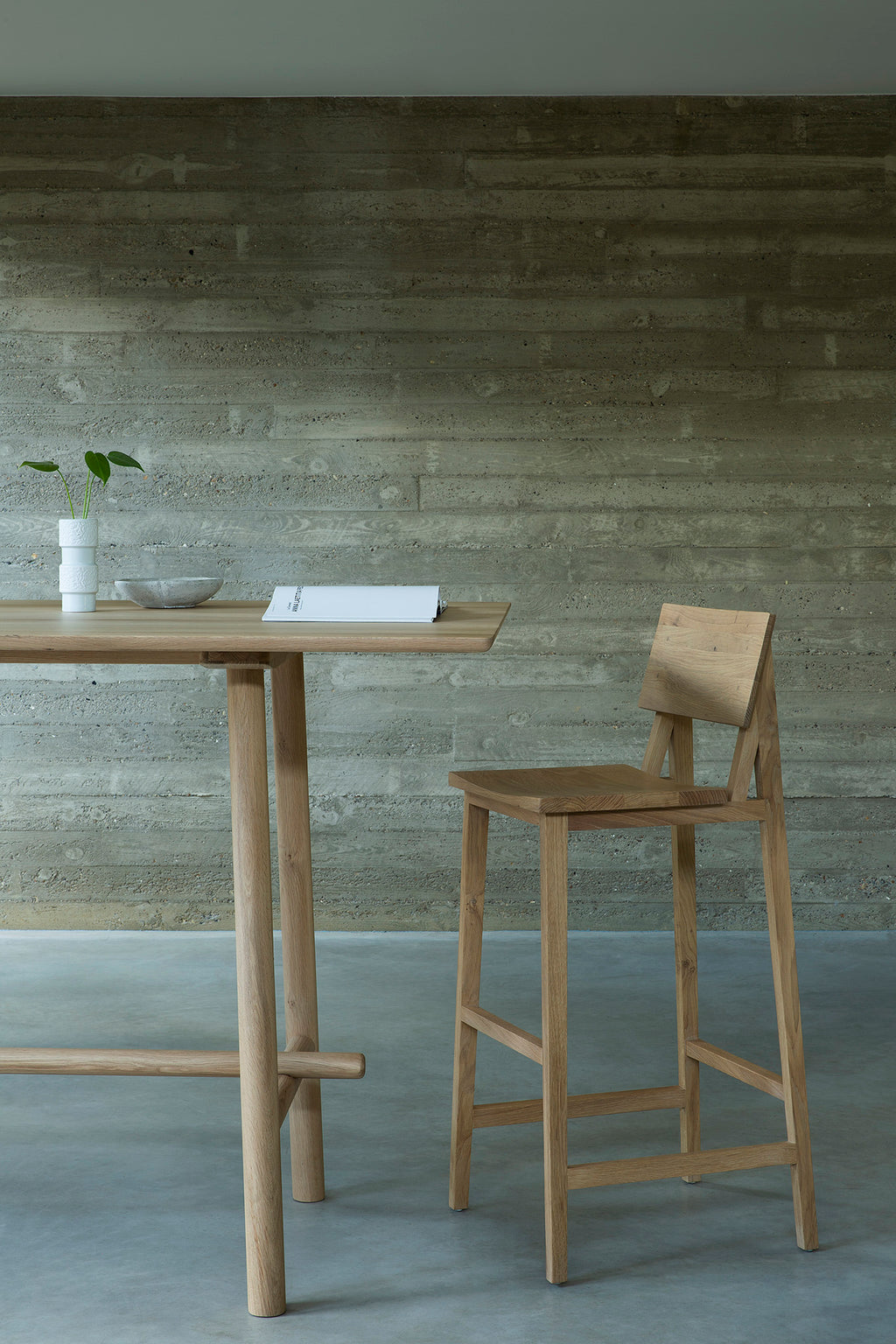 N4 Bar Stool | Varnished Oak