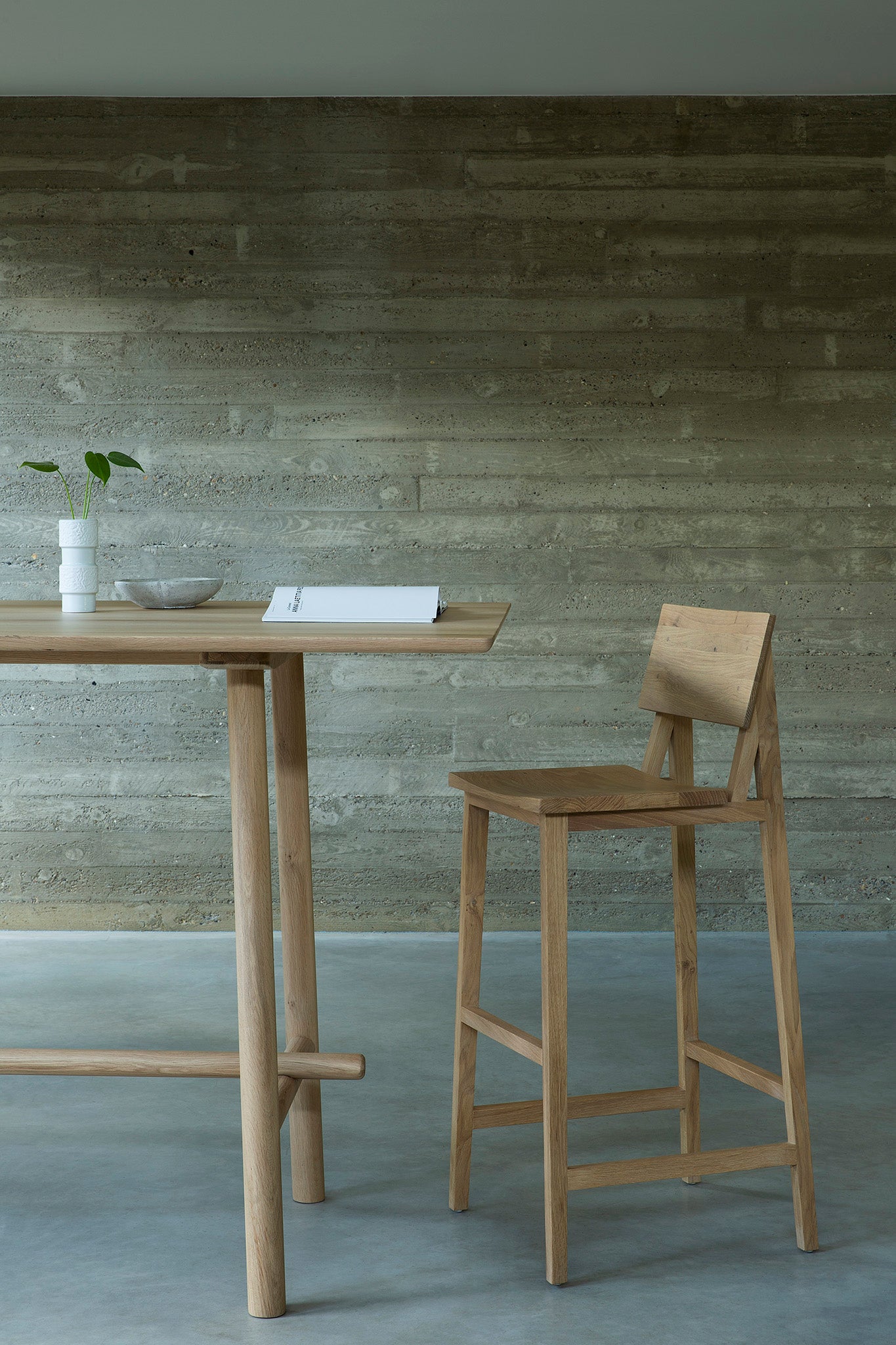 N4 Bar Stool | Varnished Oak