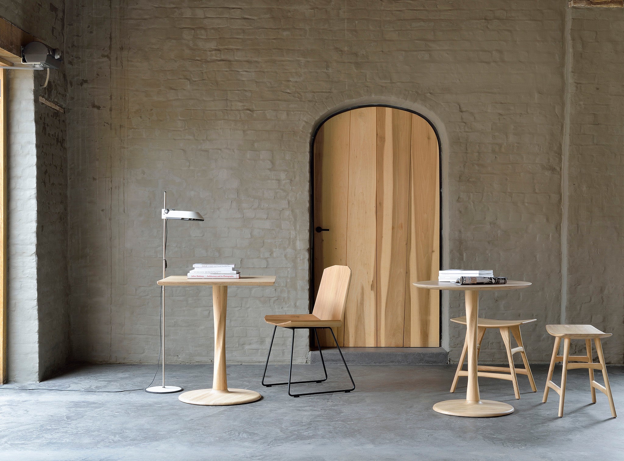 Torsion Dining Table | Varnished Oak | Square