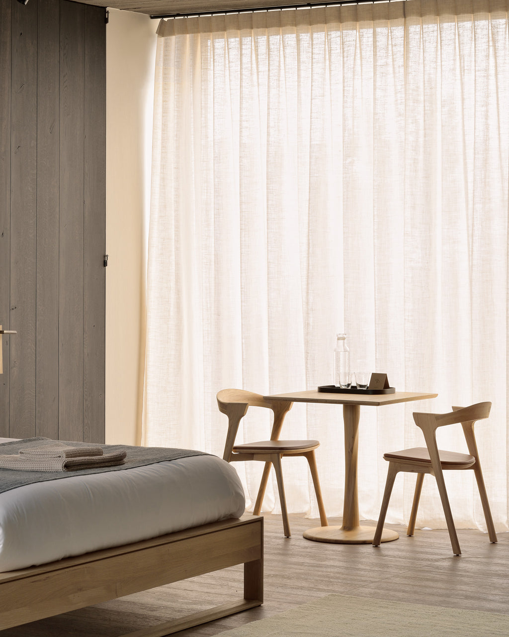 Torsion Dining Table | Varnished Oak | Square