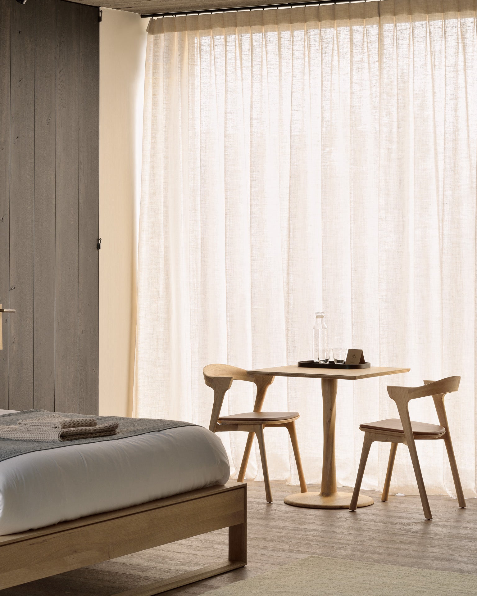 Torsion Dining Table | Varnished Oak | Square