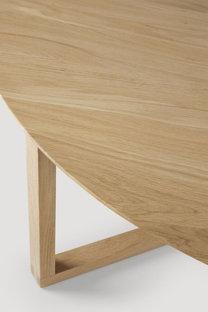 Tripod Coffee Table | Varnished Oak | Round