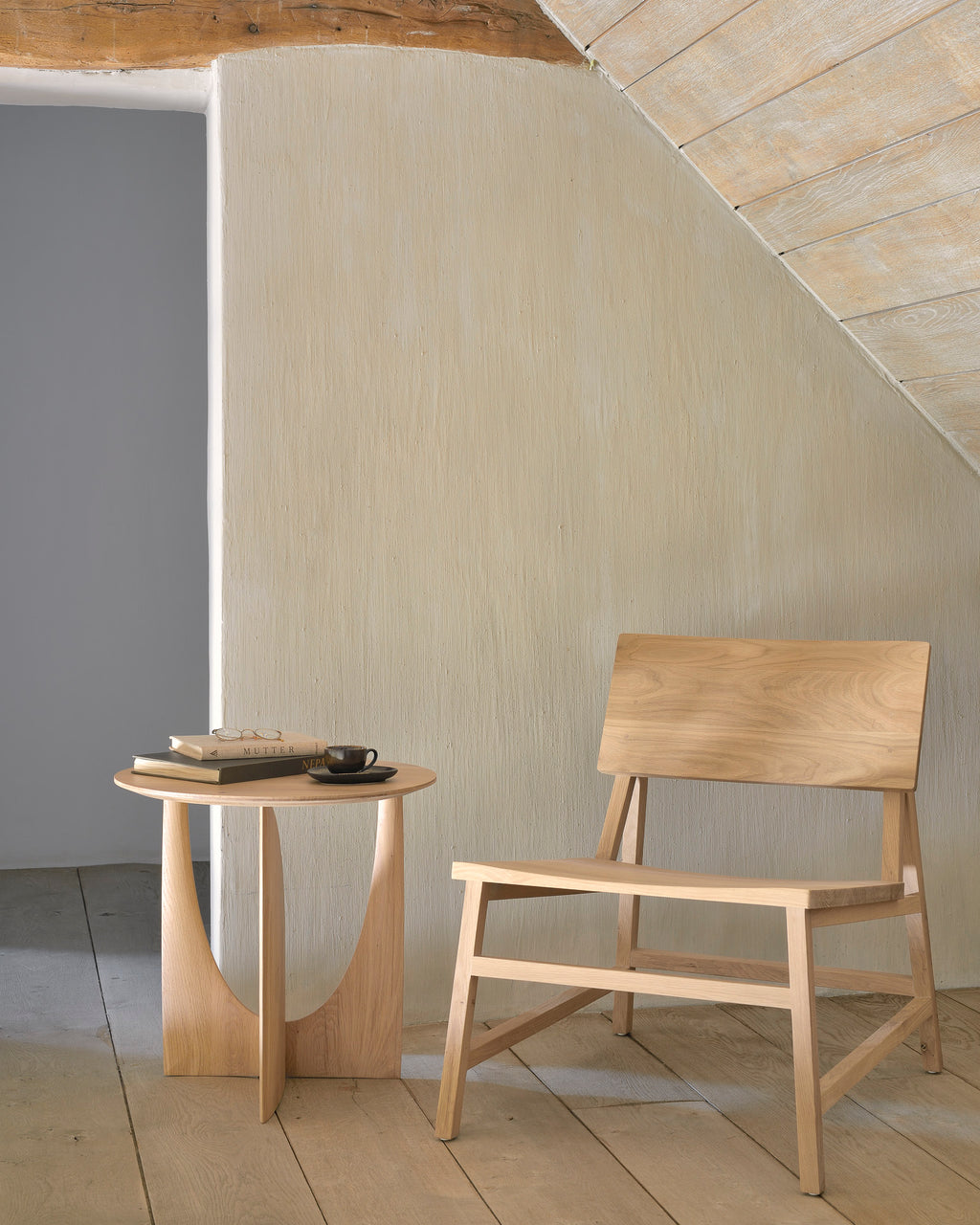 Geometric Side Table | Varnished Oak | Round