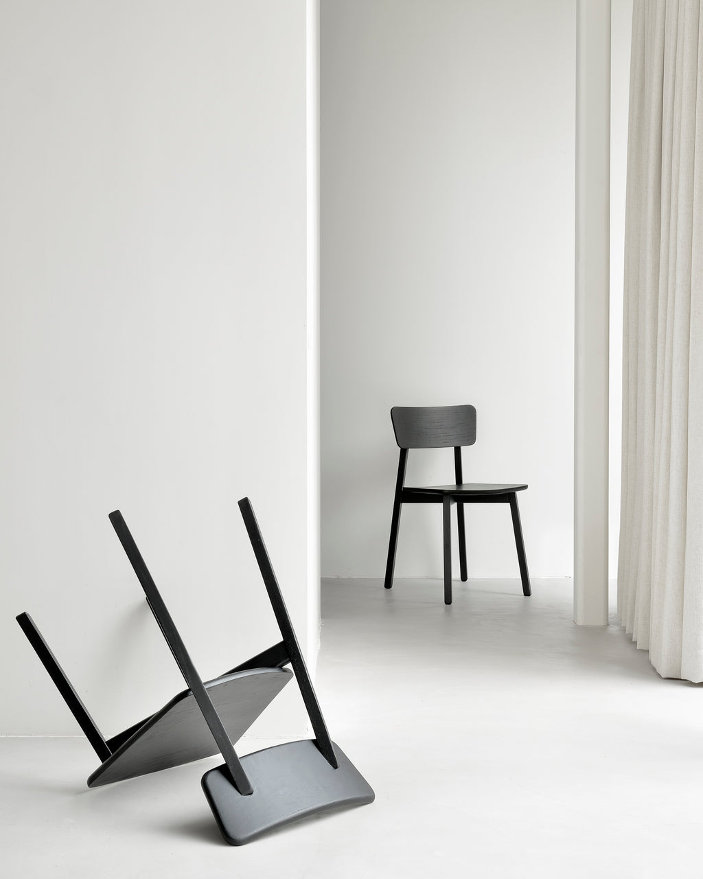 Casale Dining Chair | Varnished Oak | Black