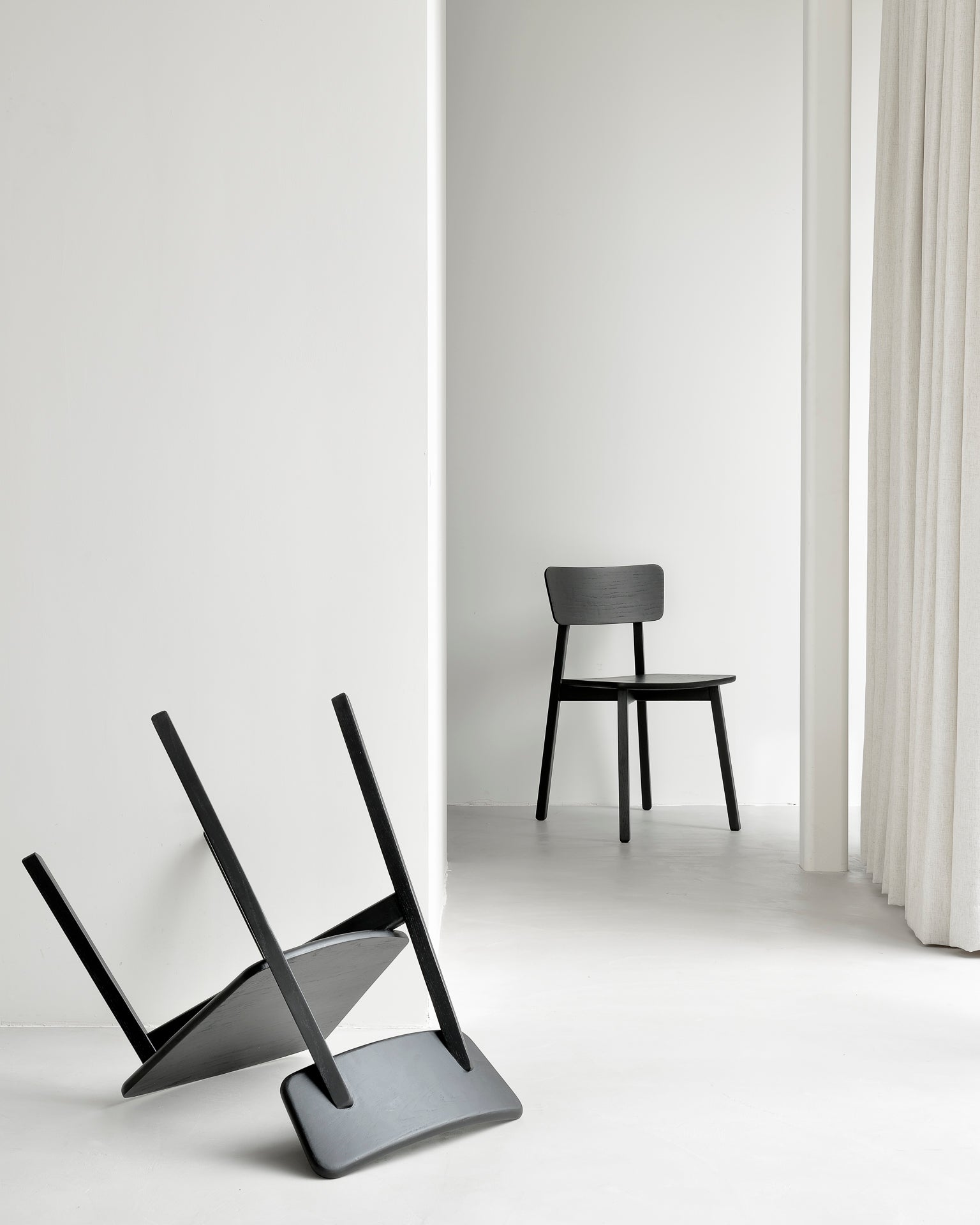Casale Dining Chair | Varnished Oak | Black