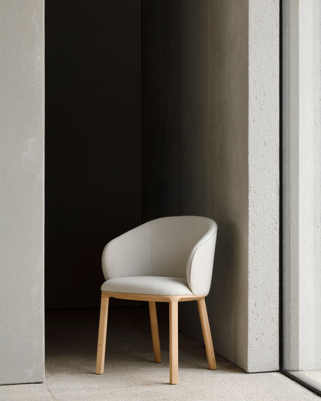 Unda Dining Chair | Varnished Oak | Salt Fabric