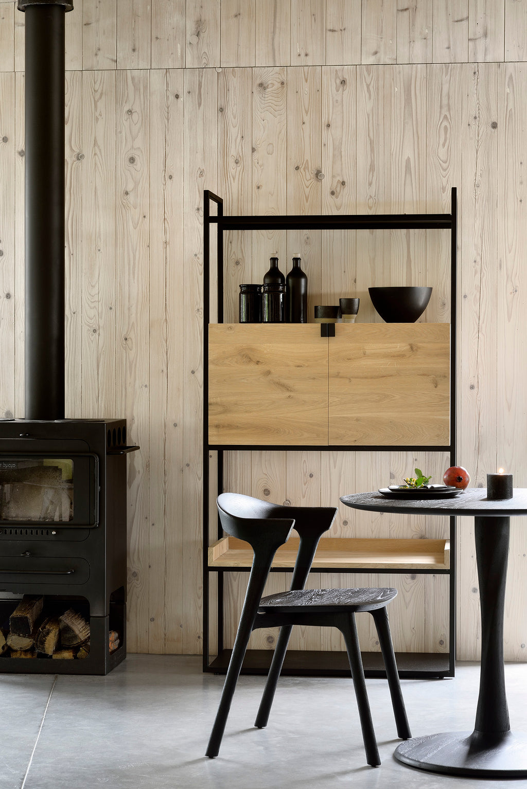 Bok Dining Chair | Varnished Oak | Black