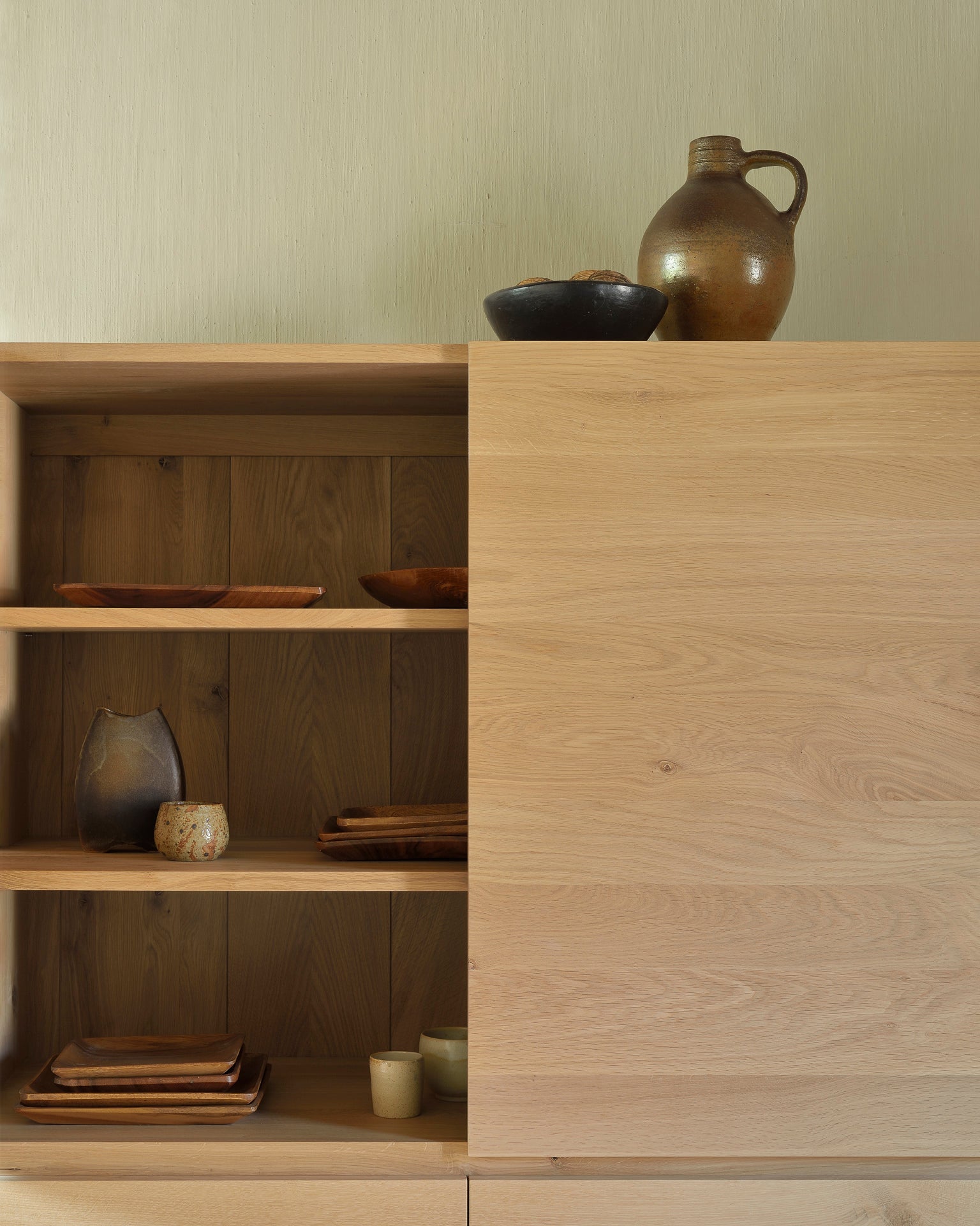 Ligna Cupboard | Oak | 4 Doors | 2 Drawers